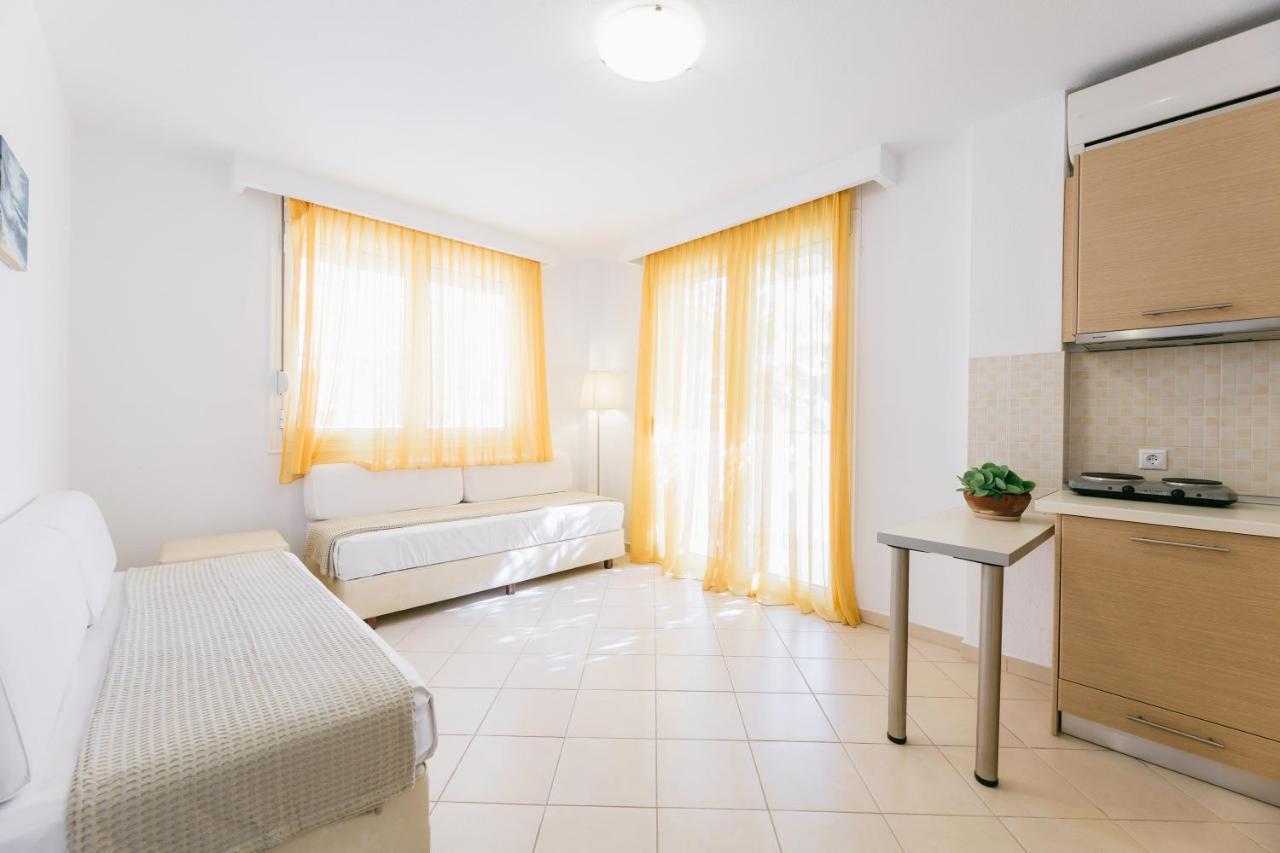 Anastasia Apartments Chaniotis Exterior foto